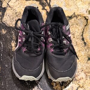 Asics girls hiking shoes